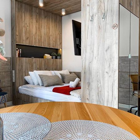 Beautiful Studio For Couples With Air Conditioning - Old Town & Main Station Krakow Bagian luar foto