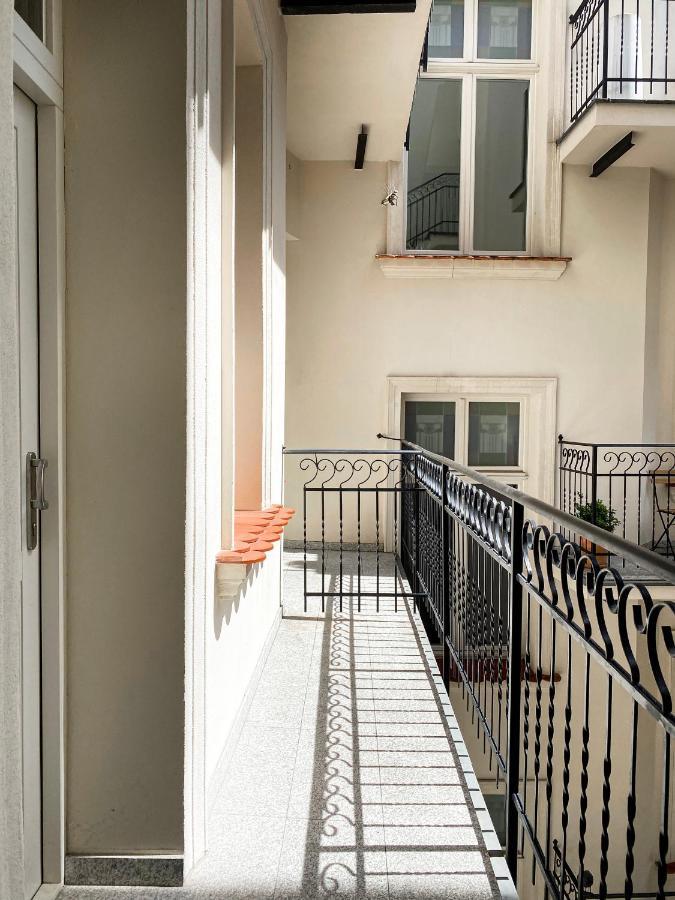 Beautiful Studio For Couples With Air Conditioning - Old Town & Main Station Krakow Bagian luar foto
